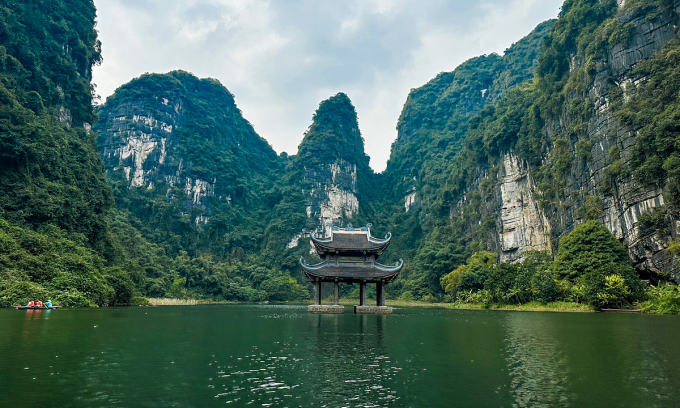 6 Days 5 Nights Vietnam Expedition : Hanoi, Sapa, Halong Bay, Ninh Binh