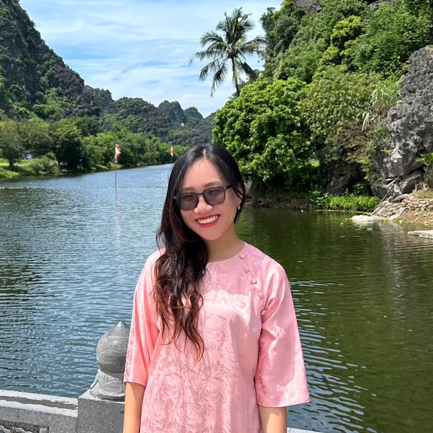 Helen Tra Vo Travel Specialist